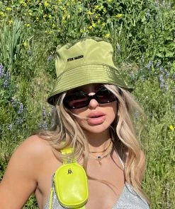 SteveMadden NYLON BUCKET HAT OLIVE