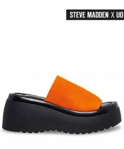 STEVEMADDEN WOMEN’S SHOES SCRUNCHY ORANGE