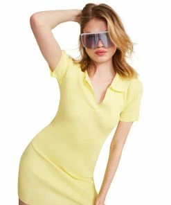 STEVEMADDEN GOLF SHOES COLLARED RIBBED DRESS YELLOW