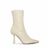 STEVEMADDEN VAKAY OFF/WHITE NEW & NOW