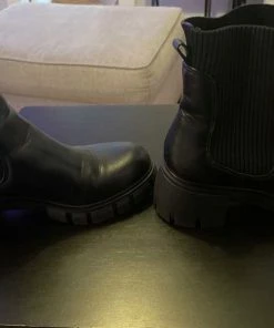 Recurate HUTCH BLACK - SM REBOOTED