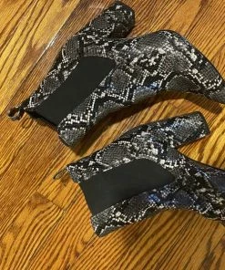 Recurate SUBTLE GREY SNAKE - SM REBOOTED RESALE