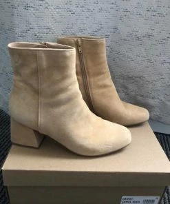Recurate RESALE DAVIST CAMEL SUEDE BOOTIE - SM REBOOTED