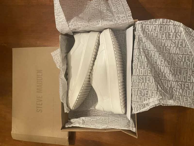 Recurate RESALE CATCHER-M WHITE - SM REBOOTED