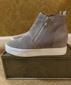 Recurate RESALE WEDGIE-P TAUPE SUEDE - SM REBOOTED