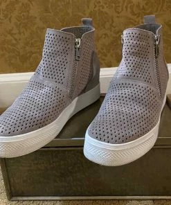 Recurate RESALE WEDGIE-P TAUPE SUEDE - SM REBOOTED