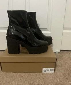 Recurate OUTLAST BLACK PATENT - SM REBOOTED