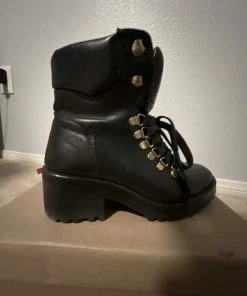 Recurate GALWAY BLACK LEATHER - SM REBOOTED