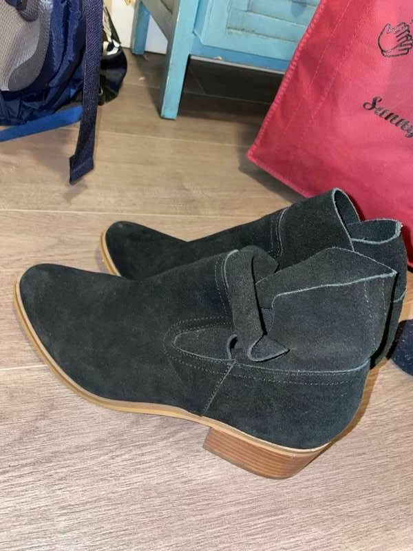 Recurate RESALE LEO BLACK SUEDE - SM REBOOTED