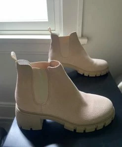 Recurate HOWLER SAND SUEDE