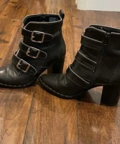 Recurate HATTIE IN BLACK LEATHER -SM REBOOTED RESALE