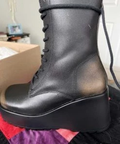 Recurate PROMISE BLACK DISTRESSED - SM REBOOTED RESALE